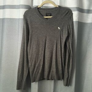 Men’s XS A&F lightweight/thin V-Neck Swearer